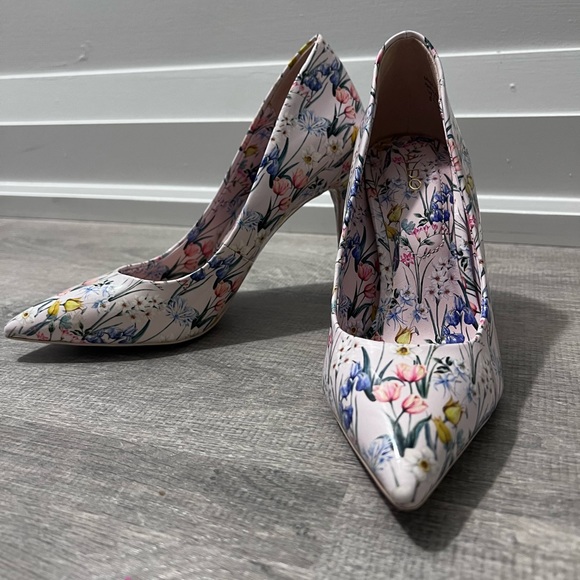 Aldo Stessyf Floral Print Pumps - Picture 2 of 11